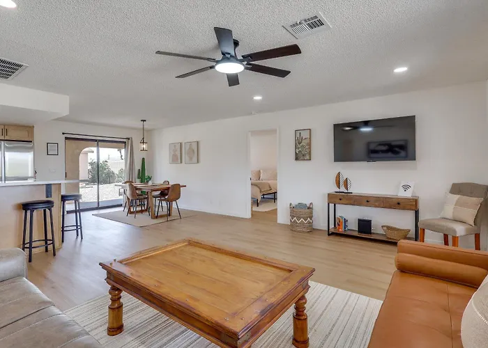 Remodeled Havasu Home: 2 Mi To London Bridge Lake Havasu City