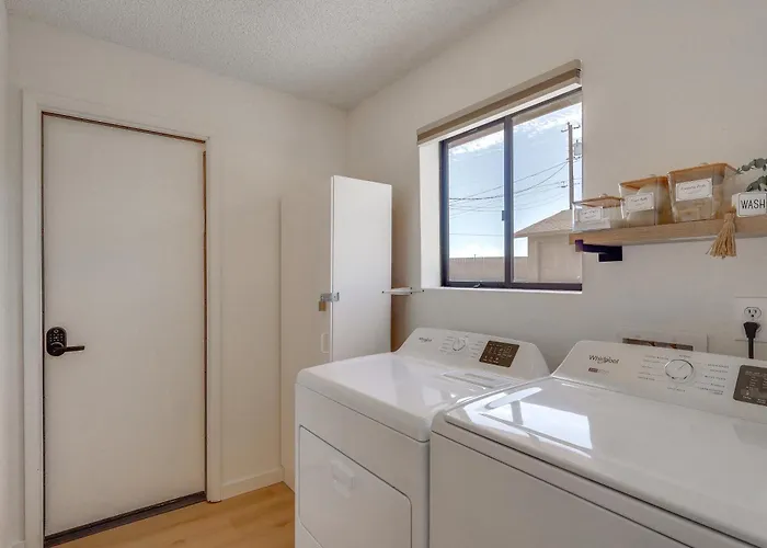 Ferienhaus Remodeled Havasu Home: 2 Mi To London Bridge Lake Havasu City